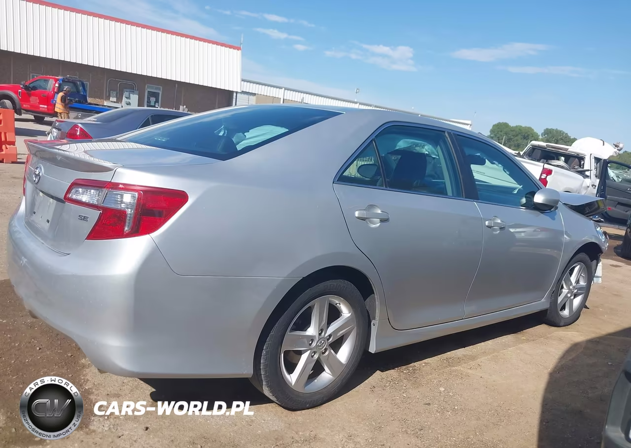 2014 Toyota Camry Se VIN:4T1BF1FK2EU390715 - 14