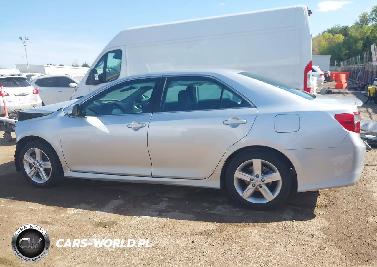 2014 Toyota Camry Se VIN:4T1BF1FK2EU390715 - 15