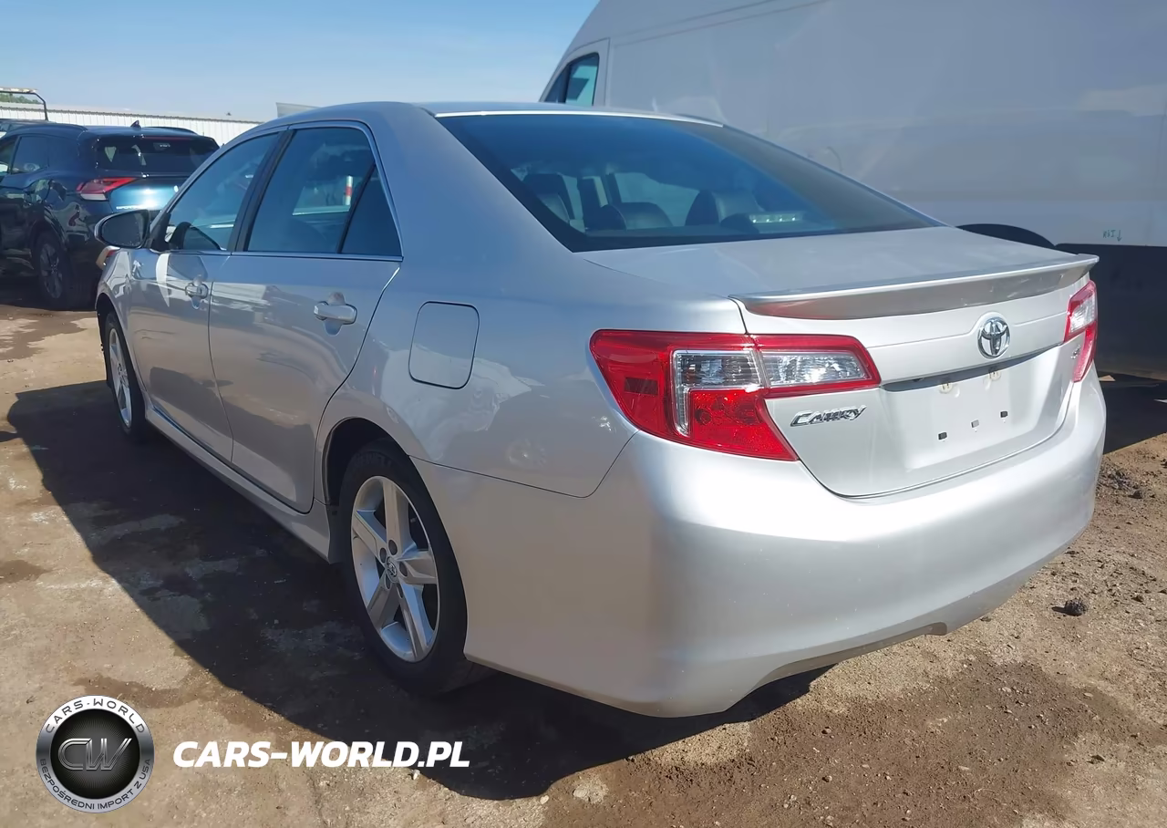 2014 Toyota Camry Se VIN:4T1BF1FK2EU390715 - 3