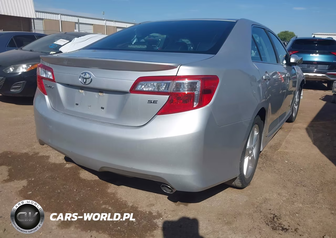 2014 Toyota Camry Se VIN:4T1BF1FK2EU390715 - 4