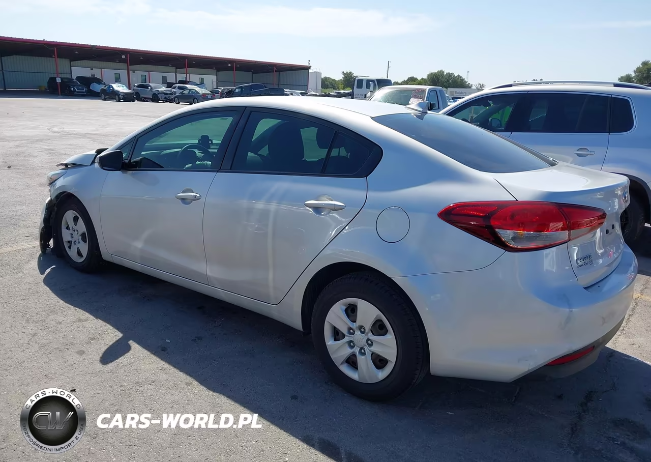 2017 Kia Forte Lx VIN:3KPFL4A7XHE131380 - 3
