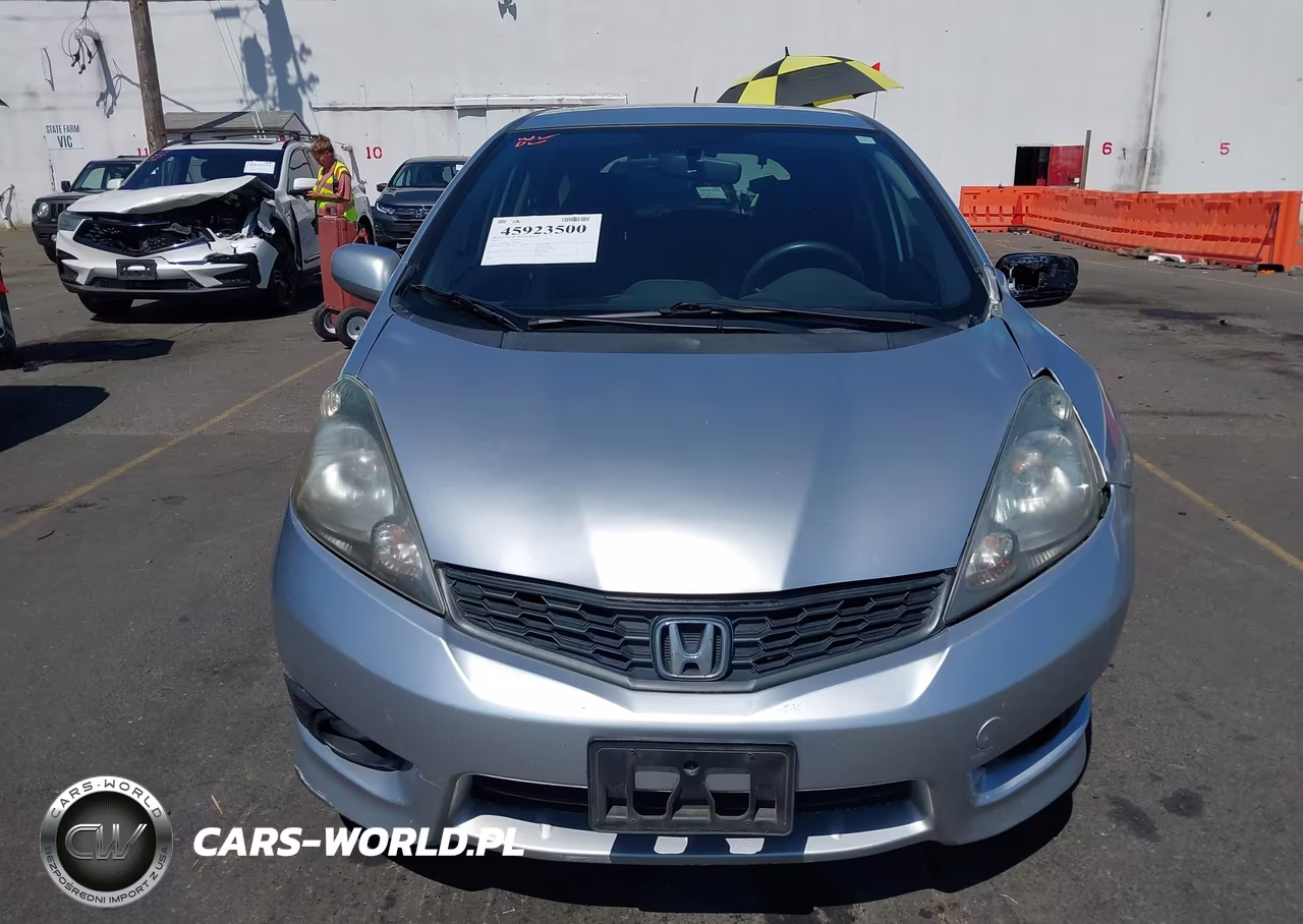 2012 Honda Fit Sport VIN:JHMGE8H53CC011686 - 12