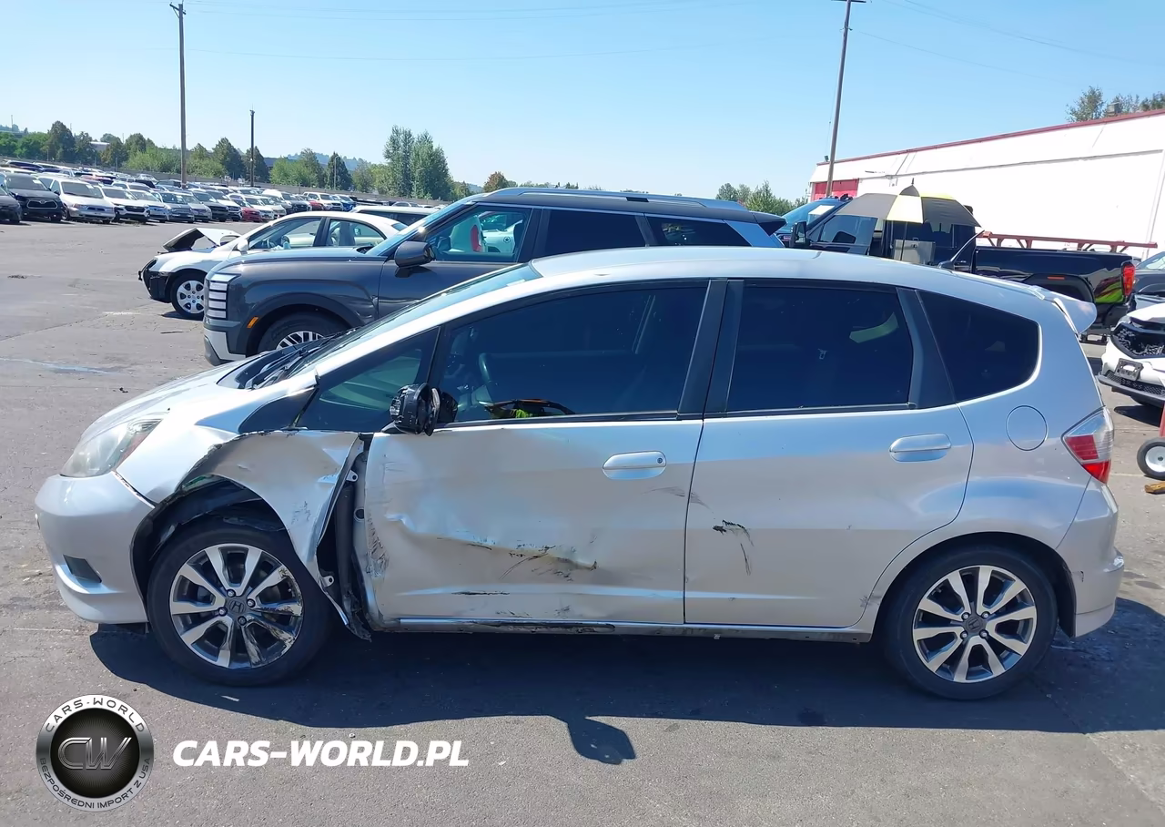 2012 Honda Fit Sport VIN:JHMGE8H53CC011686 - 14
