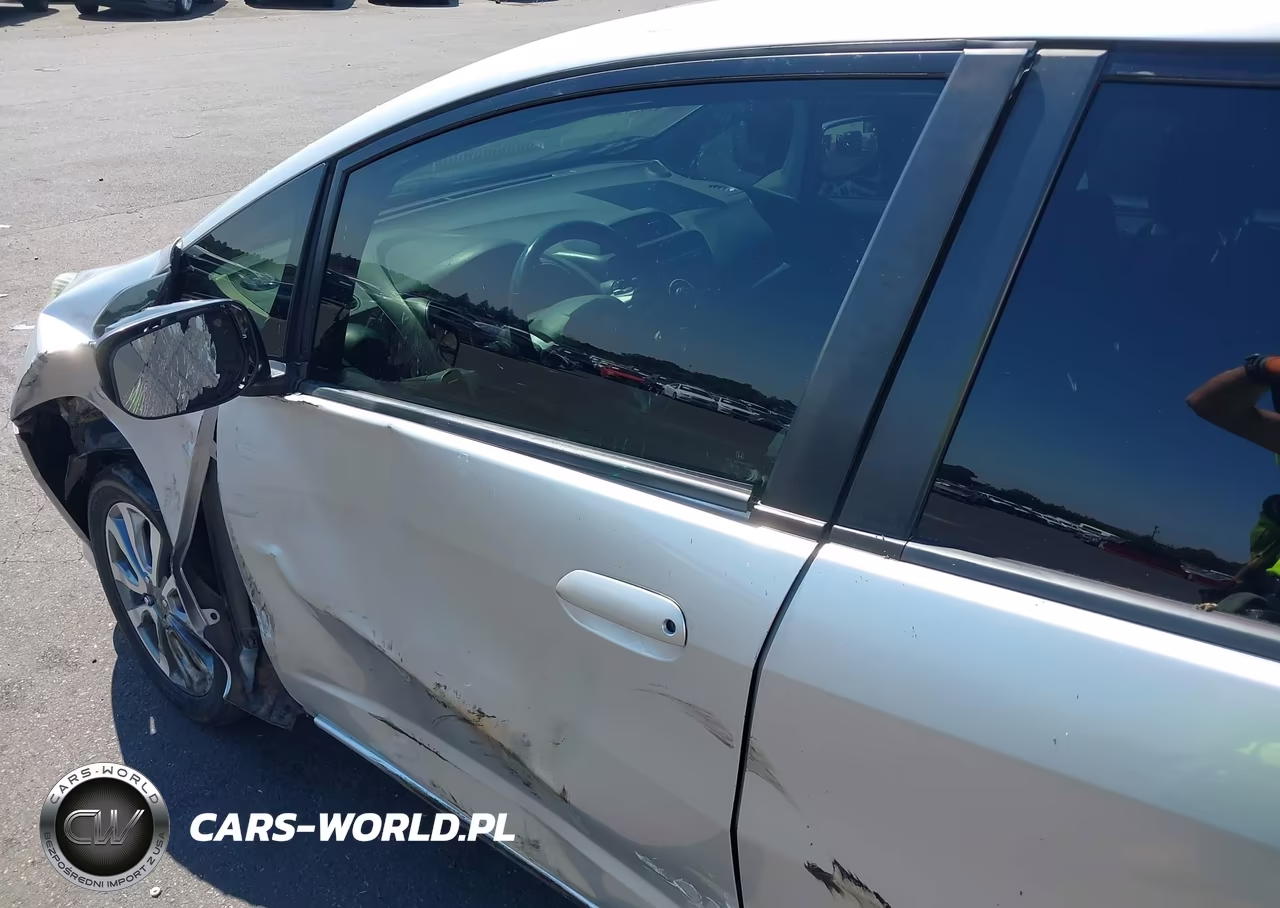 2012 Honda Fit Sport VIN:JHMGE8H53CC011686 - 19