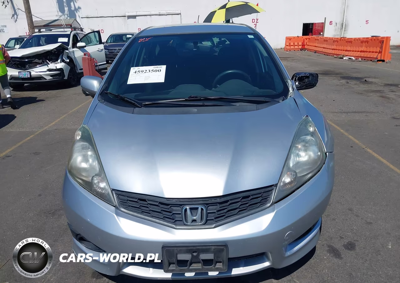 2012 Honda Fit Sport VIN:JHMGE8H53CC011686 - 6