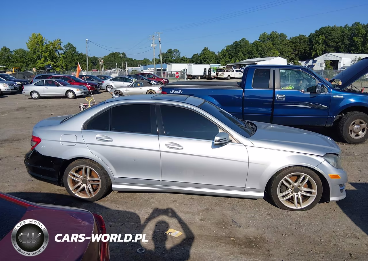 2012 Mercedes-Benz C 300 Sport 4Matic VIN:WDDGF8BB8CR228313 - 13