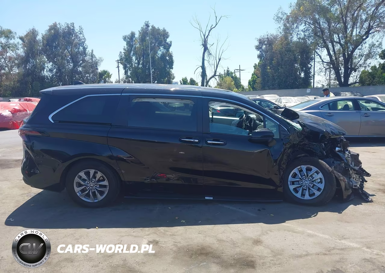 2025 Toyota Sienna Xle VIN:5TDYRKEC8SS243112 - 13
