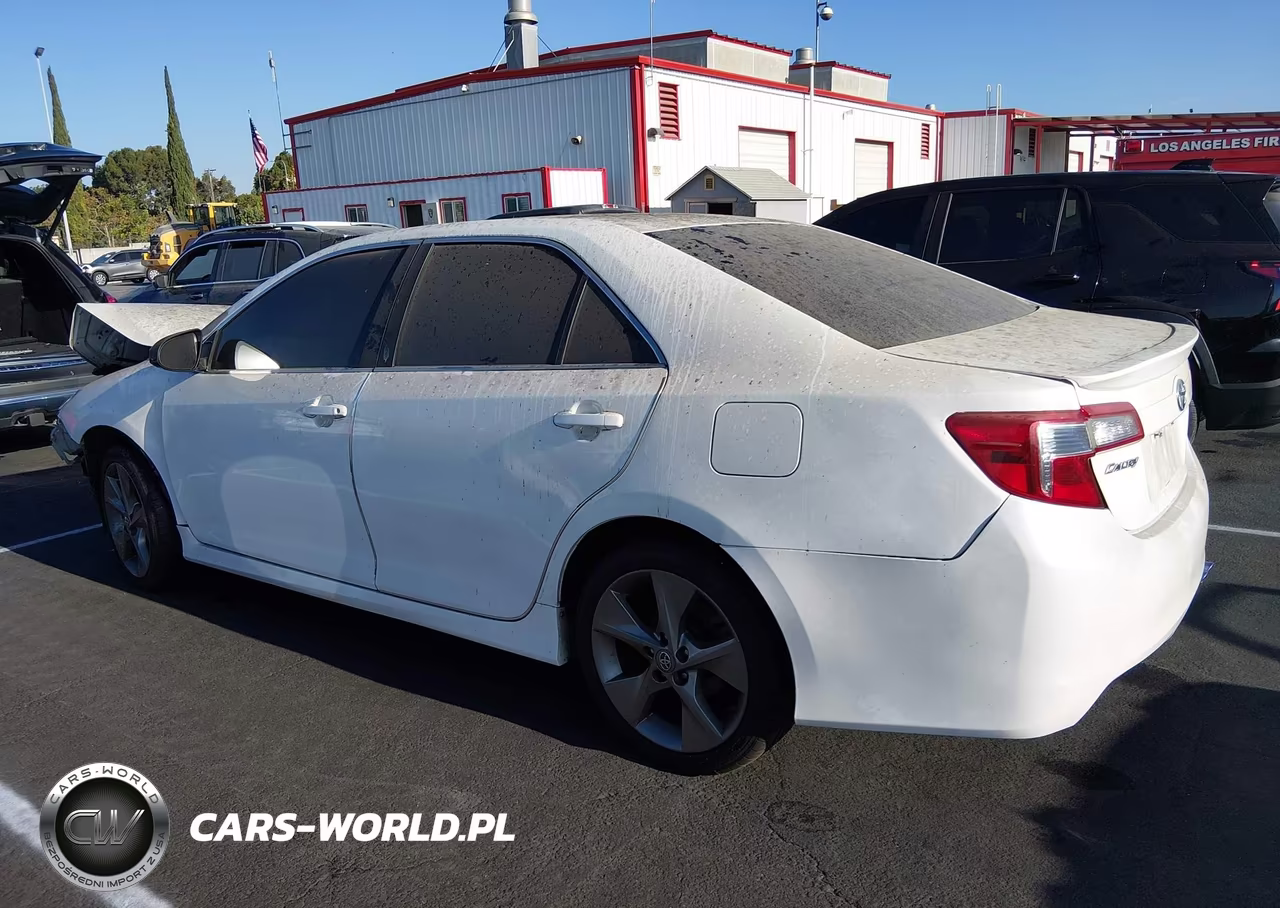 2014 Toyota Camry Se Sport VIN:4T1BF1FK3EU410535 - 14
