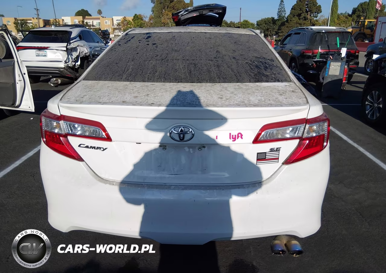2014 Toyota Camry Se Sport VIN:4T1BF1FK3EU410535 - 16