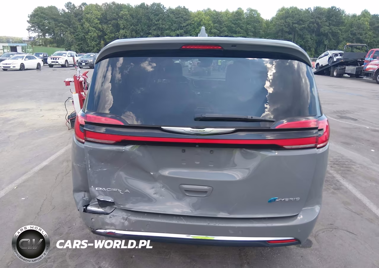 2022 Chrysler Pacifica Hybrid Touring L VIN:2C4RC1L78NR129680 - 16