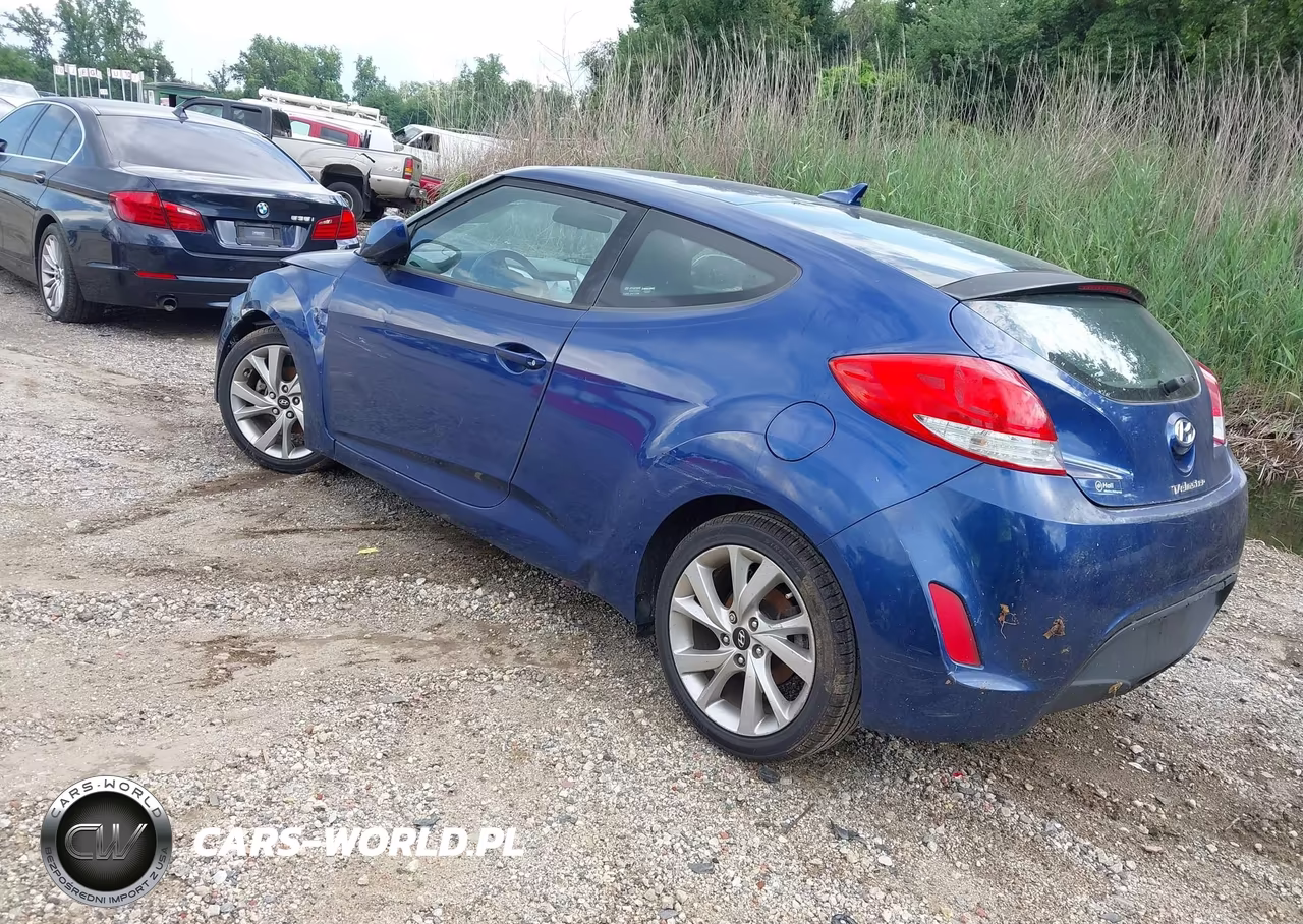 2017 Hyundai Veloster VIN:KMHTC6AD4HU322410 - 3