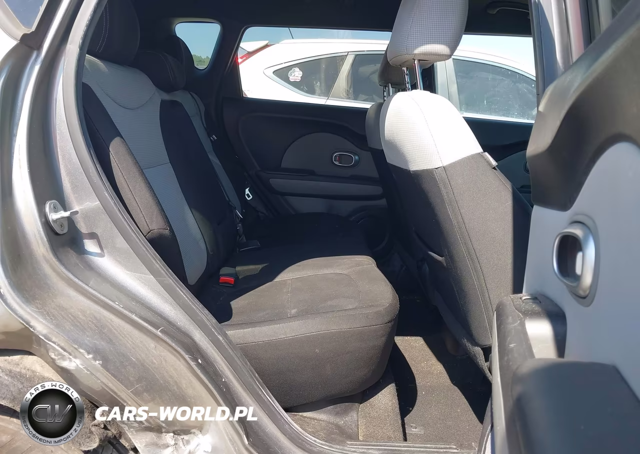 2014 Kia Soul VIN:KNDJN2A21E7103105 - 8