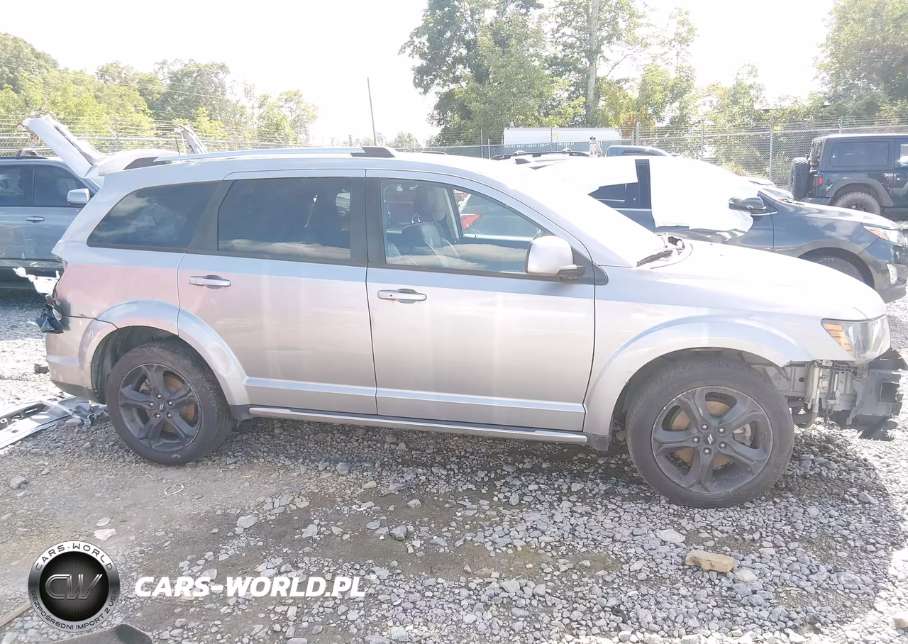 2019 Dodge Journey Crossroad VIN:3C4PDCGG3KT717506 - 14