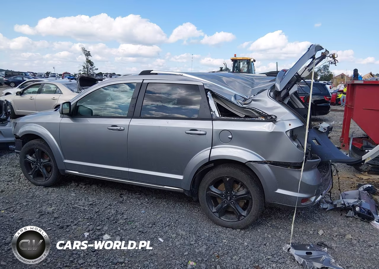 2019 Dodge Journey Crossroad VIN:3C4PDCGG3KT717506 - 15