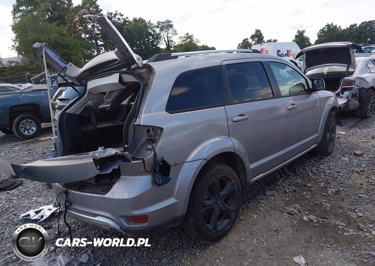 2019 Dodge Journey Crossroad VIN:3C4PDCGG3KT717506 - 4