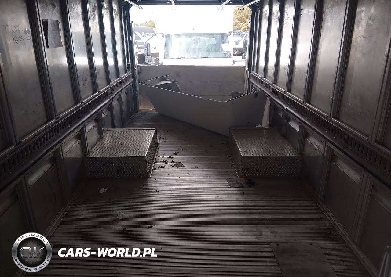 2009 Freightliner Chassis M Line Walk-In Van VIN:4UZAAPDU89CAM0618 - 6