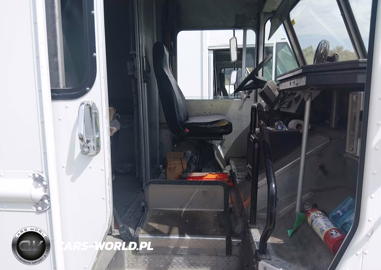 2009 Freightliner Chassis M Line Walk-In Van VIN:4UZAAPDU89CAM0618 - 7