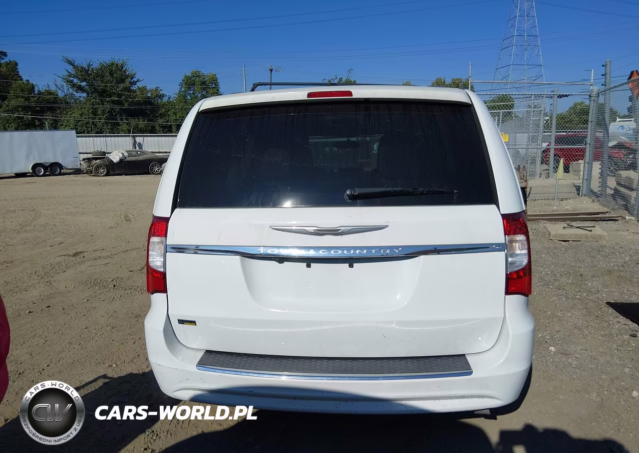2015 Chrysler Town & Country Touring VIN:2C4RC1BG6FR551921 - 16