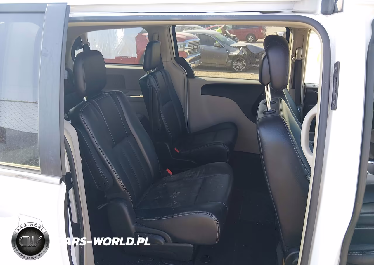 2015 Chrysler Town & Country Touring VIN:2C4RC1BG6FR551921 - 8