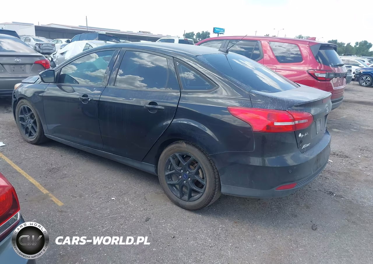 2016 Ford Focus Se VIN:1FADP3F25GL336488 - 3