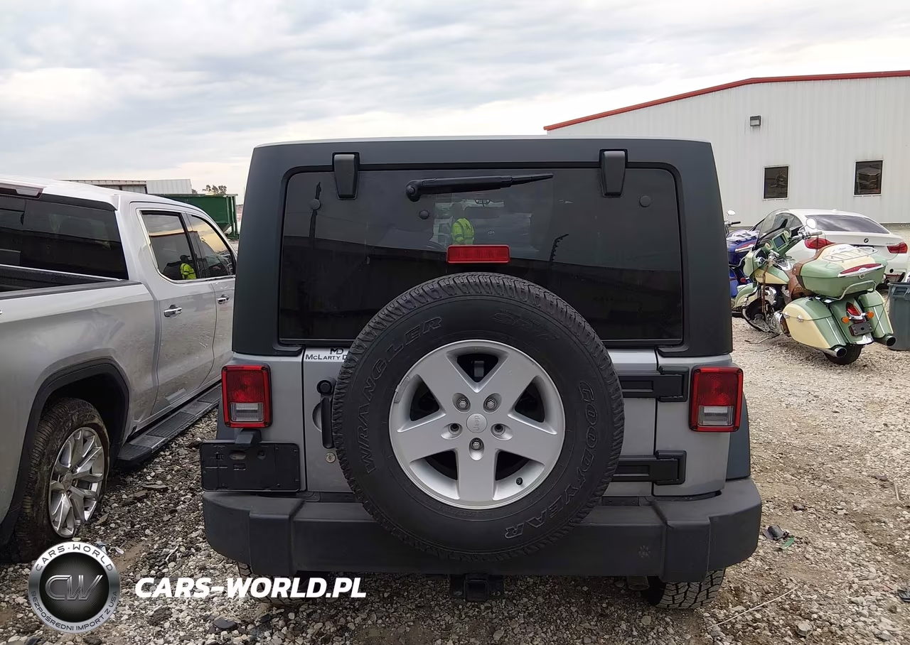 2016 Jeep Wrangler Unlimited Sport VIN:1C4BJWDG9GL139892 - 17