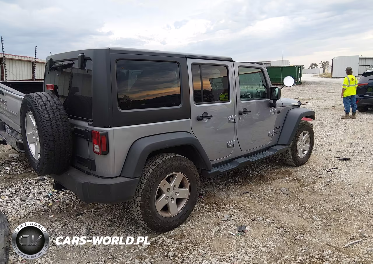2016 Jeep Wrangler Unlimited Sport VIN:1C4BJWDG9GL139892 - 4