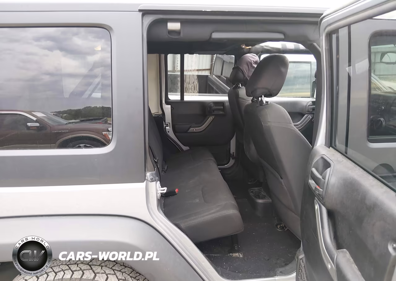 2016 Jeep Wrangler Unlimited Sport VIN:1C4BJWDG9GL139892 - 8