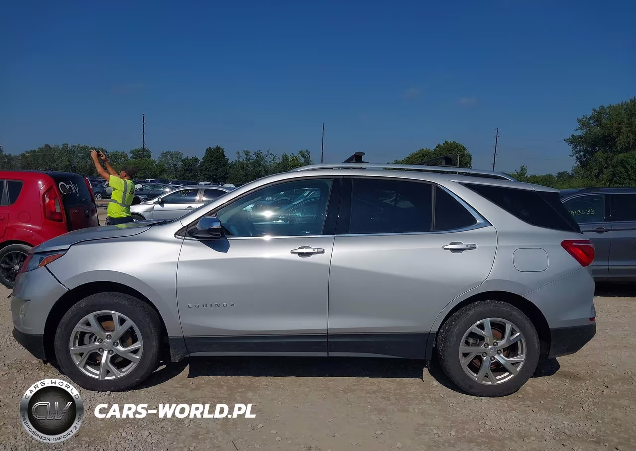 2018 Chevrolet Equinox Premier VIN:2GNAXVEV2J6195665 - 15