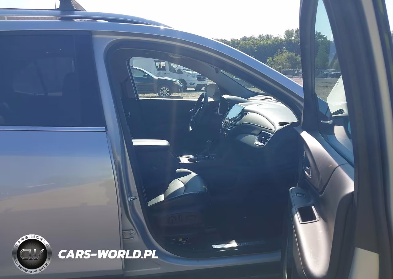 2018 Chevrolet Equinox Premier VIN:2GNAXVEV2J6195665 - 5