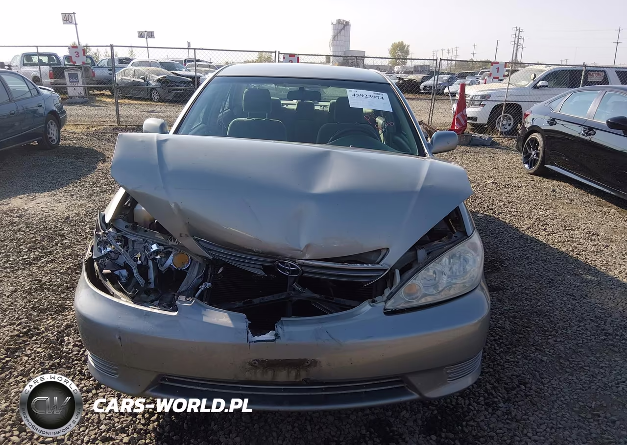 2005 Toyota Camry Le VIN:4T1BE32K45U509949 - 13