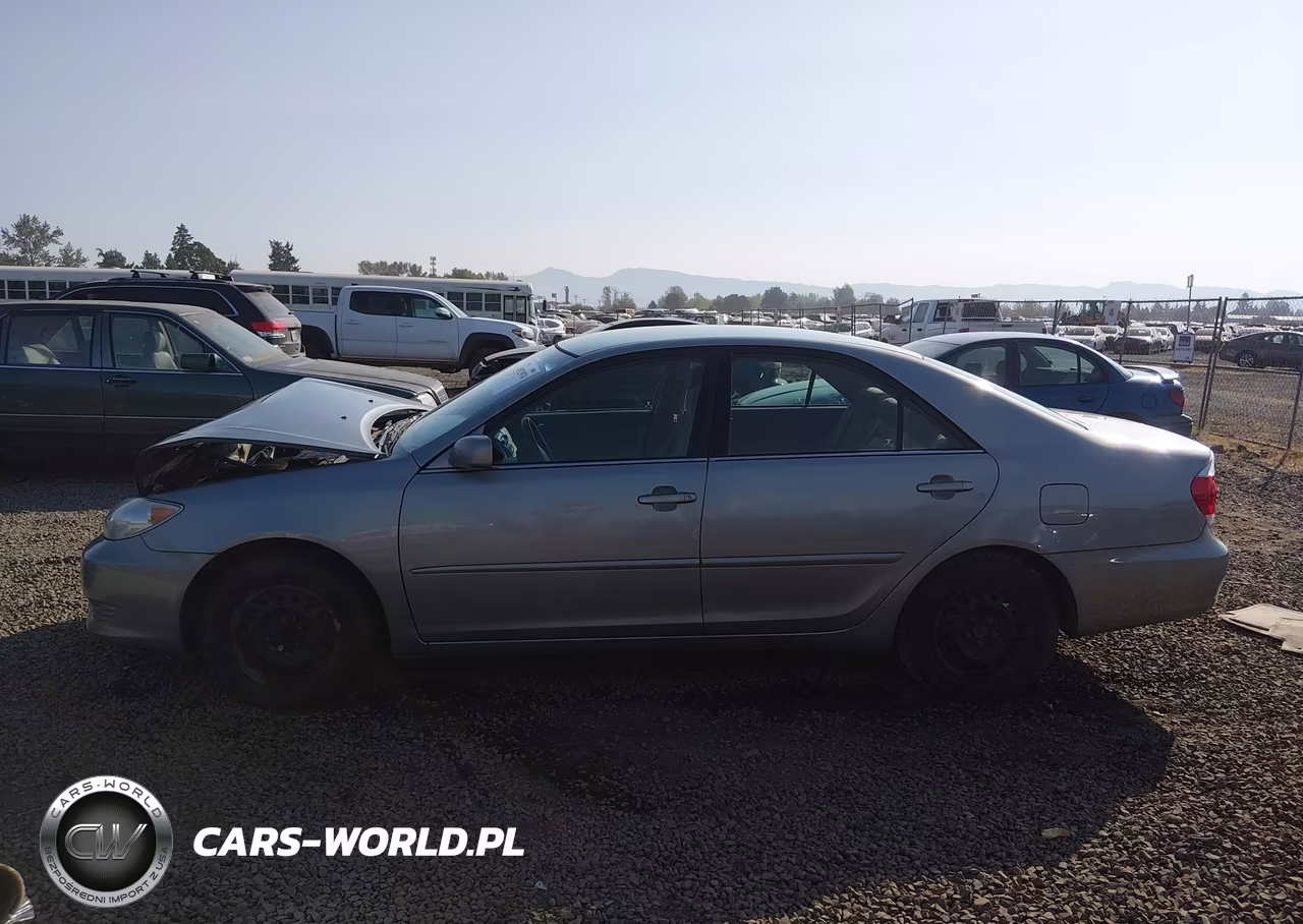 2005 Toyota Camry Le VIN:4T1BE32K45U509949 - 15