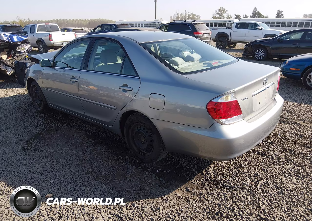 2005 Toyota Camry Le VIN:4T1BE32K45U509949 - 3