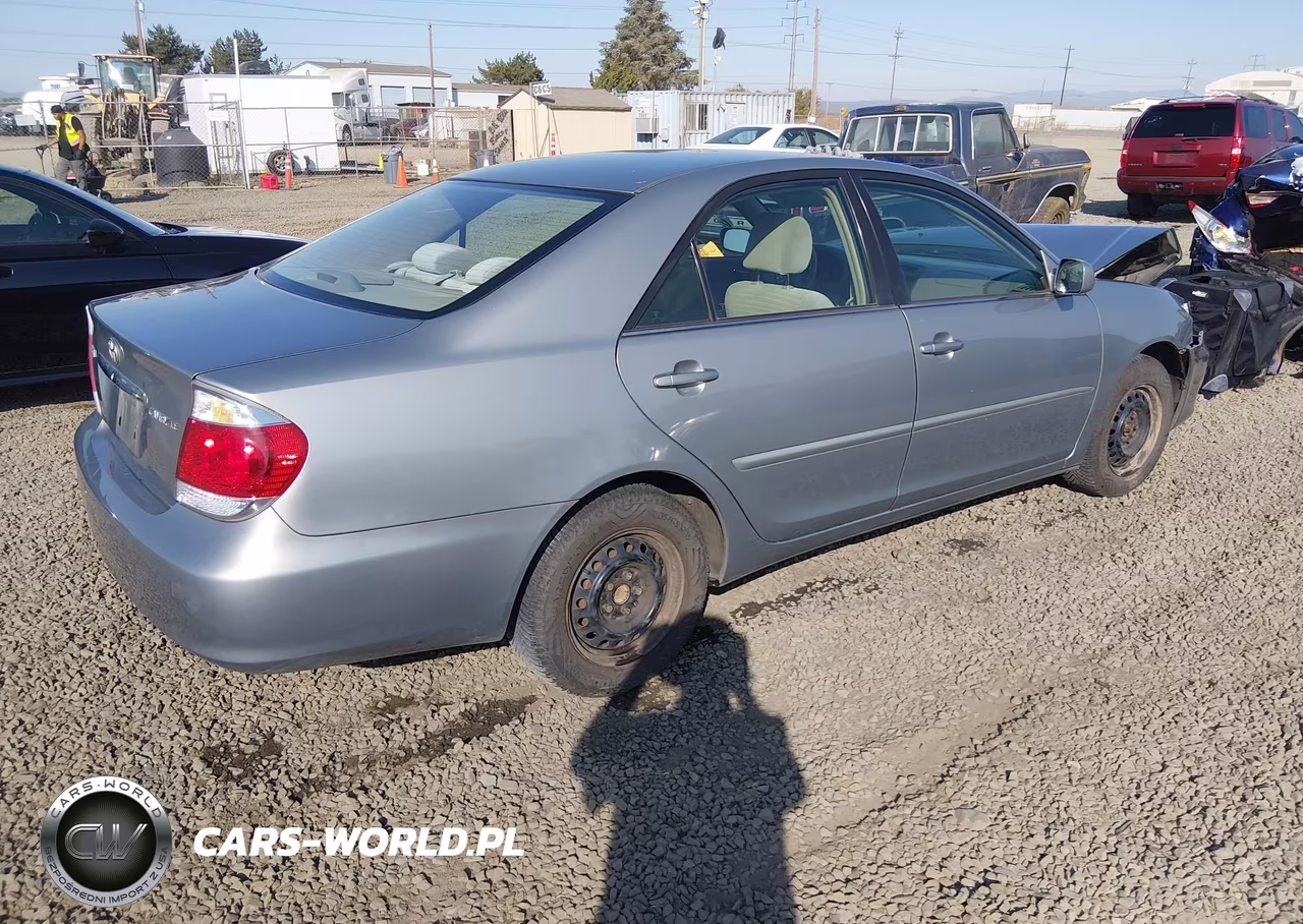 2005 Toyota Camry Le VIN:4T1BE32K45U509949 - 4