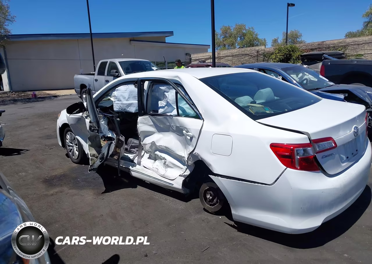 2014 Toyota Camry Le VIN:4T4BF1FK5ER437063 - 14