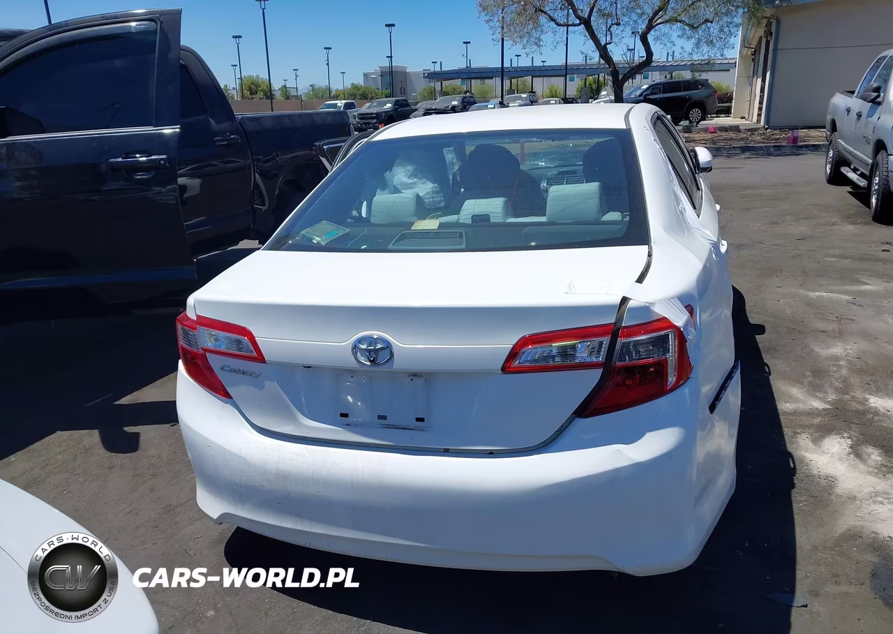 2014 Toyota Camry Le VIN:4T4BF1FK5ER437063 - 16