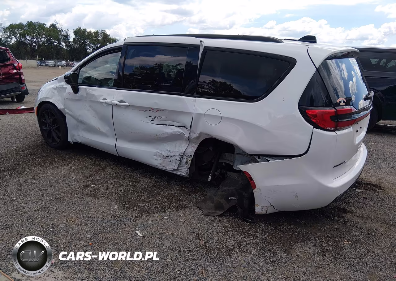 2025 Chrysler Pacifica Limited VIN:2C4RC1GGXSR524756 - 3