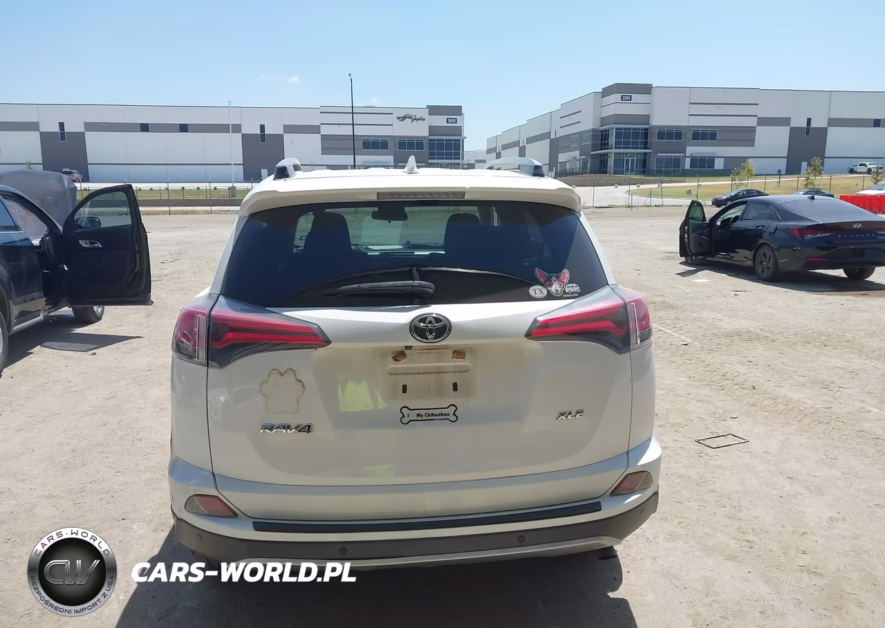 2018 Toyota Rav4 Xle VIN:JTMWFREVXJJ206732 - 16