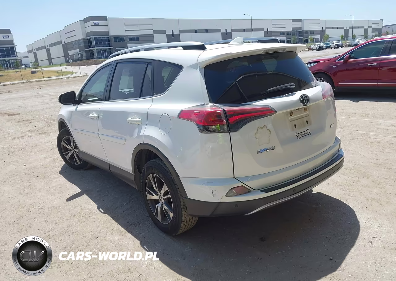 2018 Toyota Rav4 Xle VIN:JTMWFREVXJJ206732 - 3