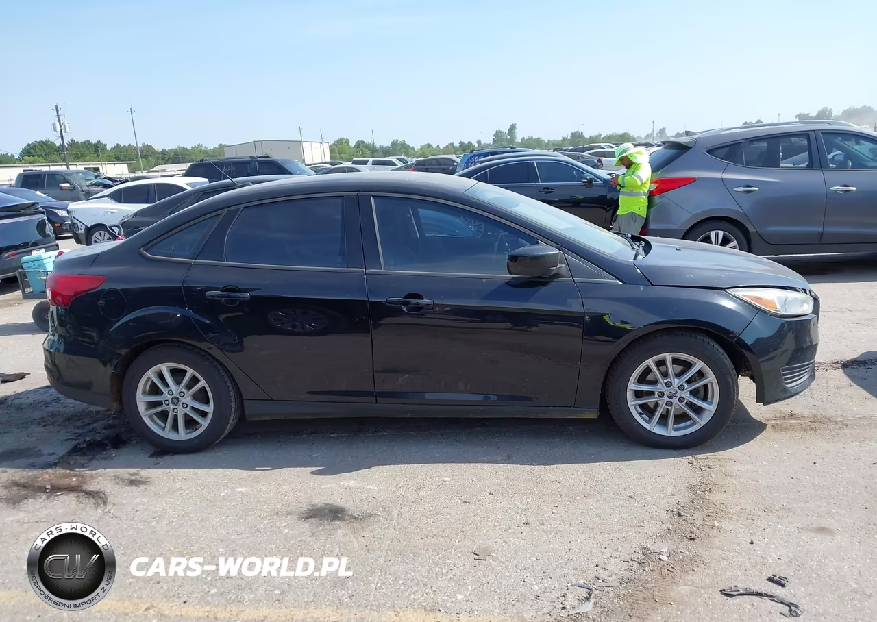 2018 Ford Focus Se VIN:1FADP3F2XJL201403 - 13