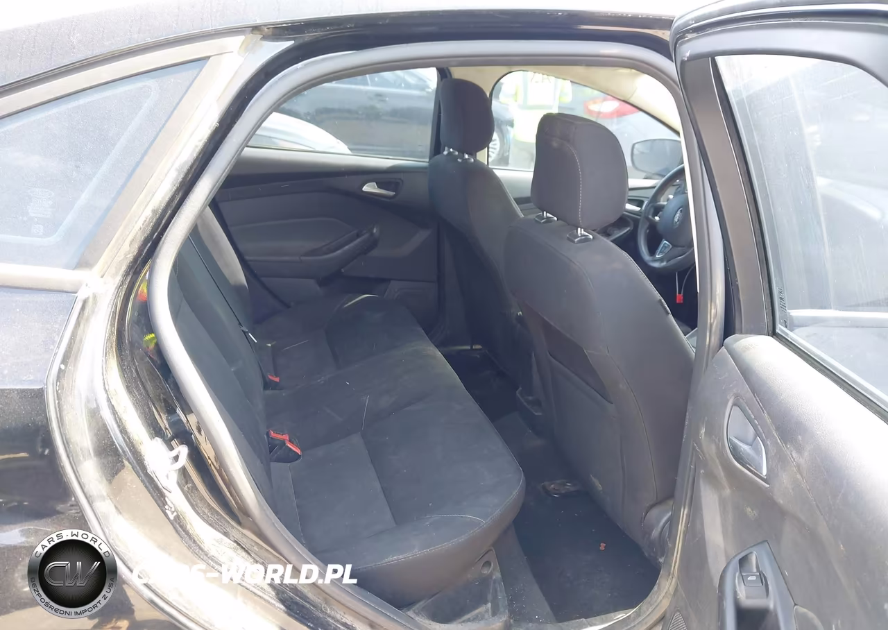 2018 Ford Focus Se VIN:1FADP3F2XJL201403 - 8
