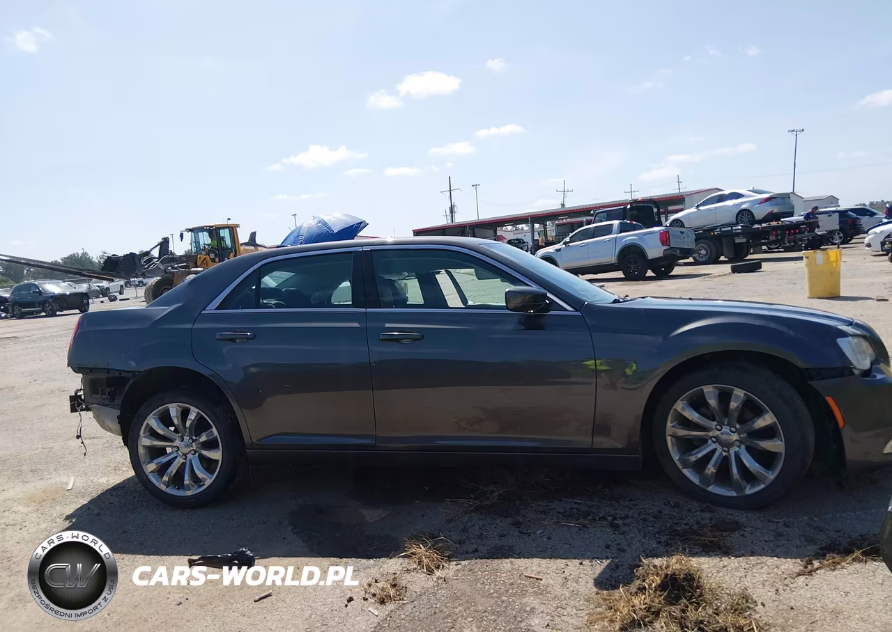 2016 Chrysler 300 Limited VIN:2C3CCAAG9GH313841 - 13