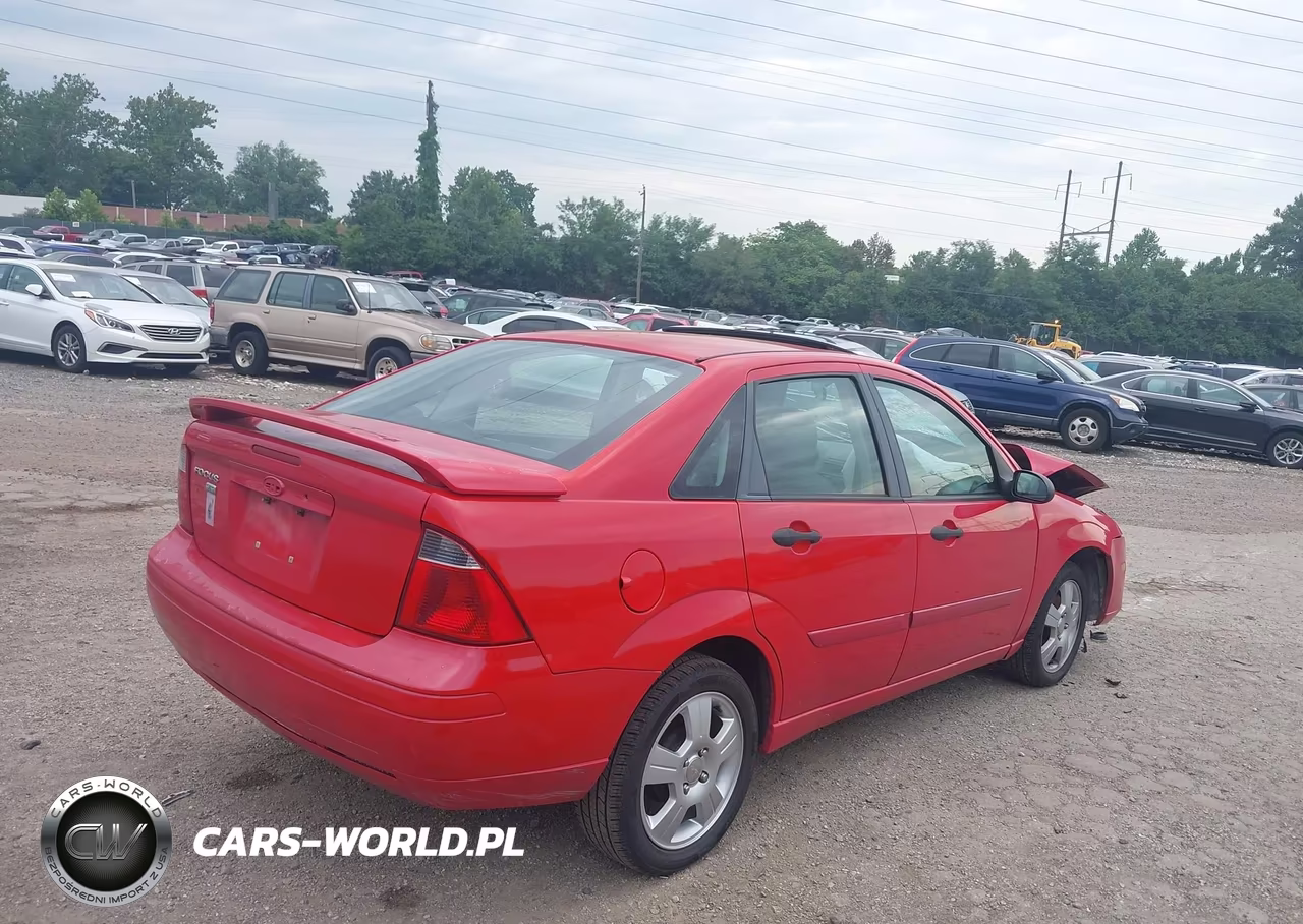 2007 Ford Focus S-Se-Ses VIN:1FAHP34NX7W275880 - 4