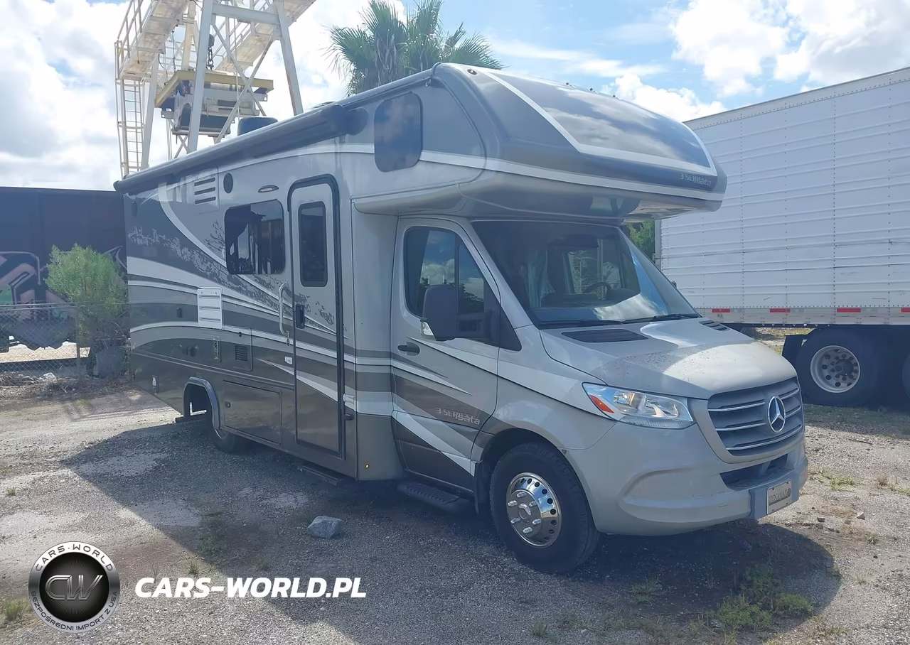 2019 Mercedes-Benz Sprinter 4500 Standard Roof V6 – zdjęcie 1 z 19