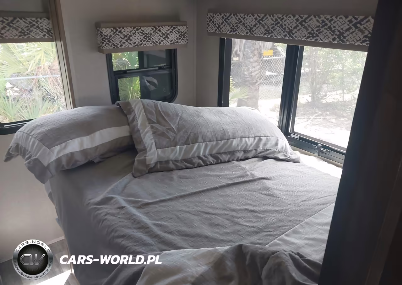 2019 Mercedes-Benz Sprinter 4500 Standard Roof V6 VIN:WDAPF4CD6KN033970 - 17