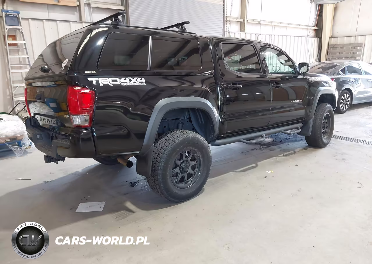 2017 Toyota Tacoma Trd Off Road VIN:5TFCZ5AN2HX058494 - 4