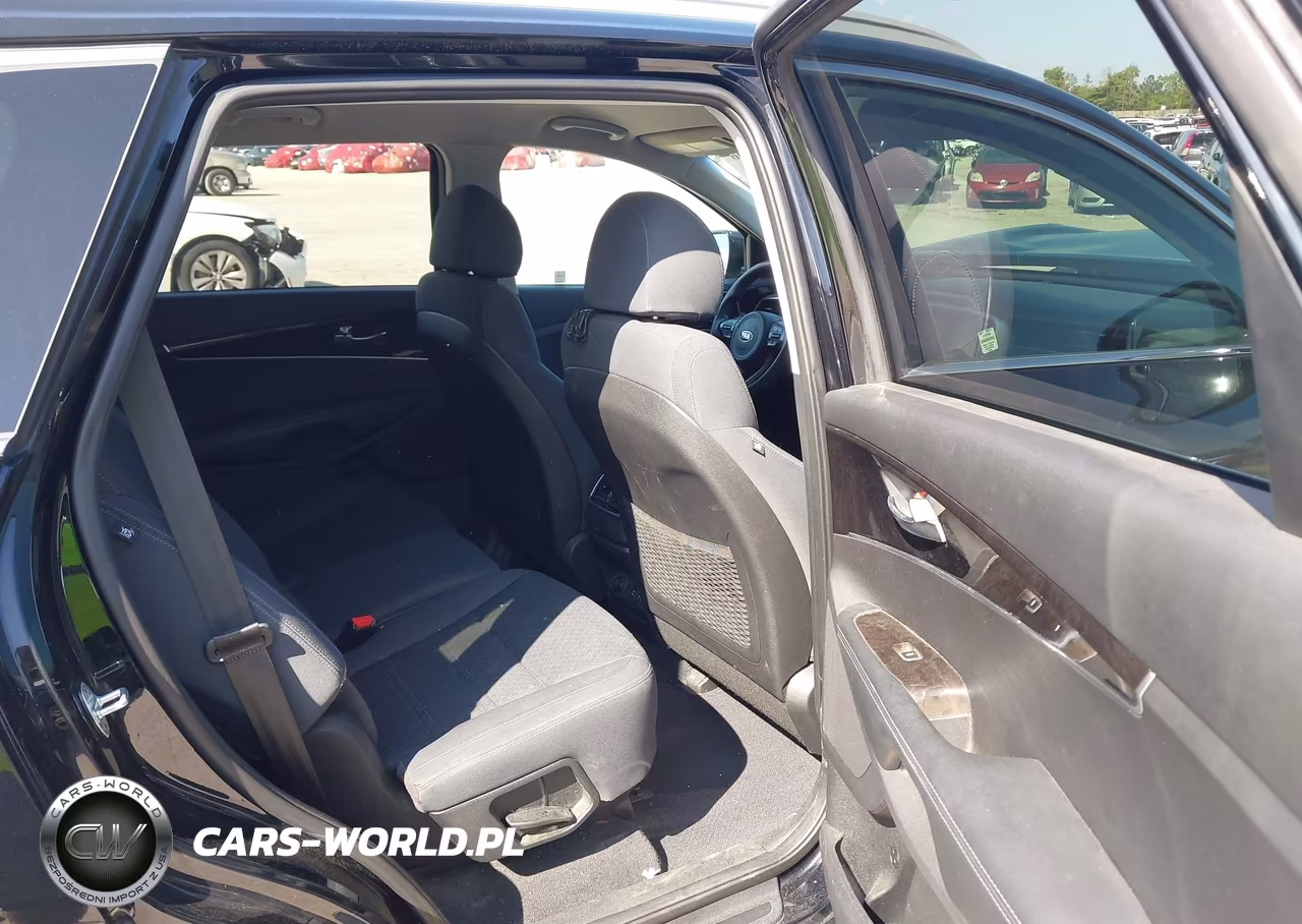 2018 Kia Sorento 3.3L Lx VIN:5XYPGDA50JG425922 - 8