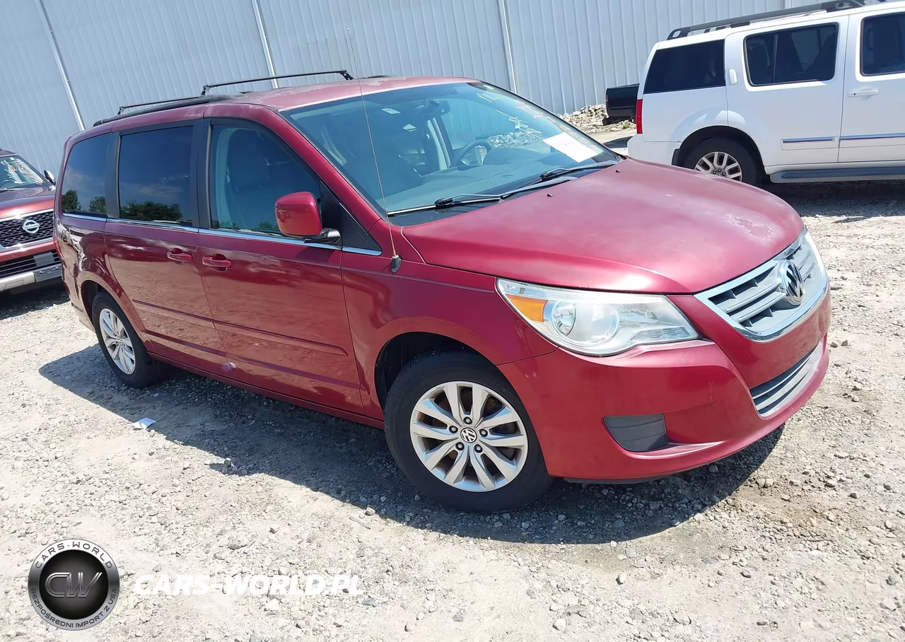 2012 Volkswagen Routan Se