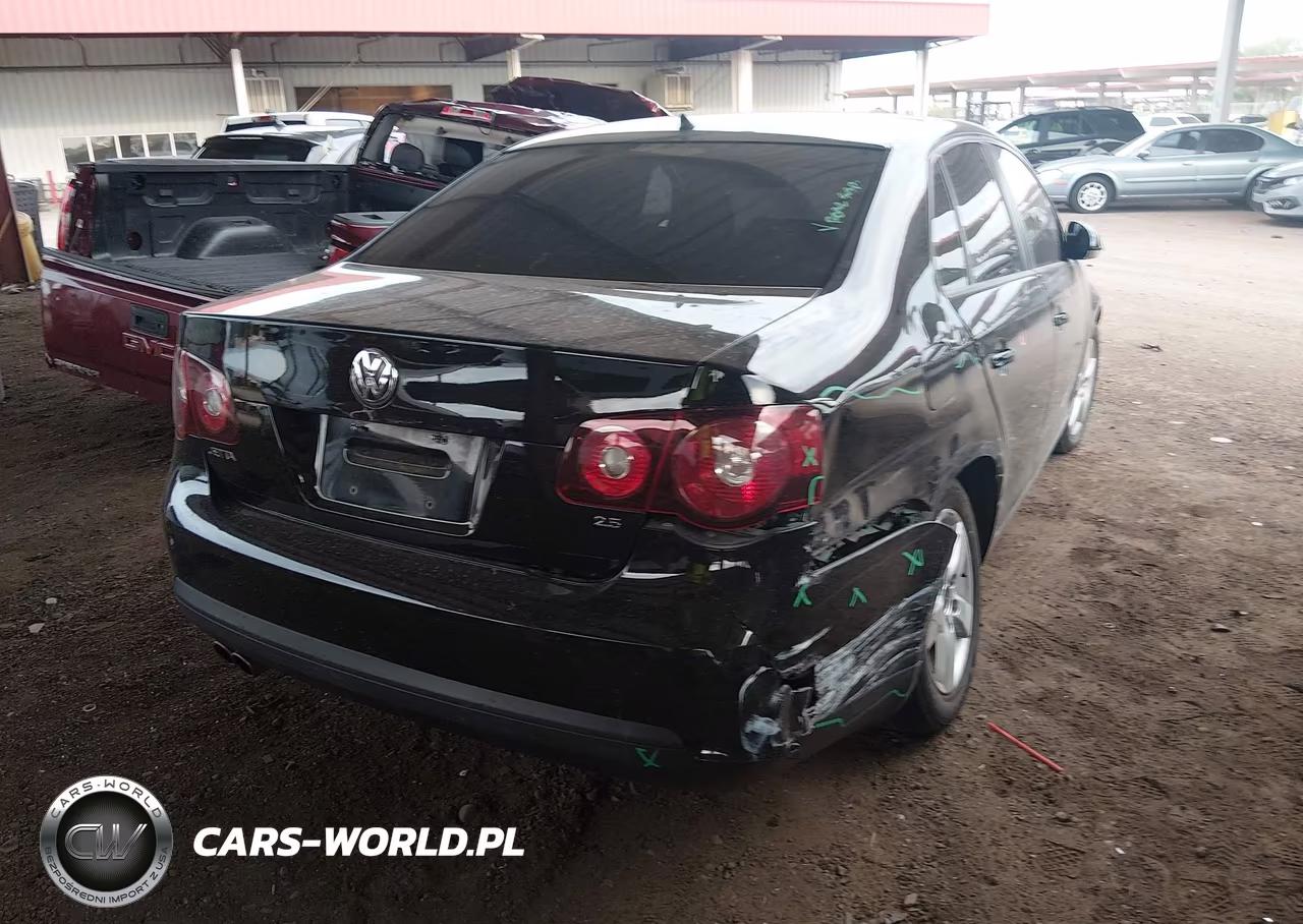 2010 Volkswagen Jetta S VIN:3VWJZ7AJXAM080672 - 4