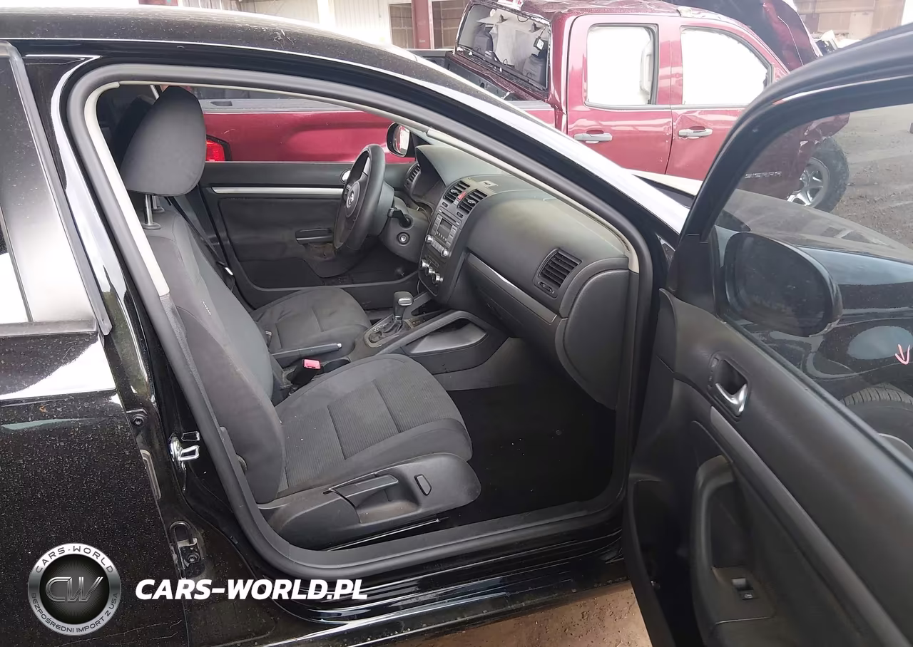 2010 Volkswagen Jetta S VIN:3VWJZ7AJXAM080672 - 5