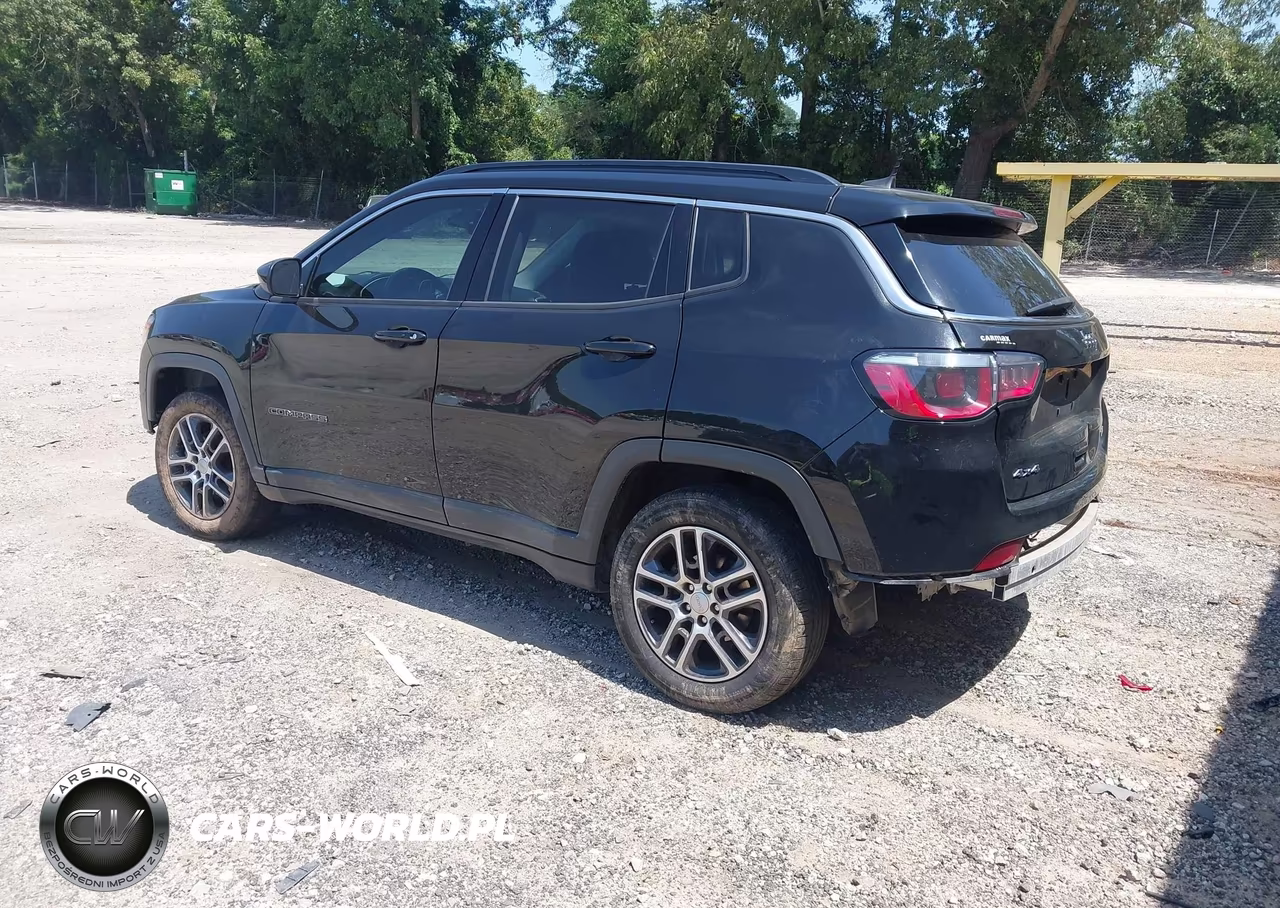 2019 Jeep Compass Latitude 4X4 VIN:3C4NJDBB1KT760923 - 3